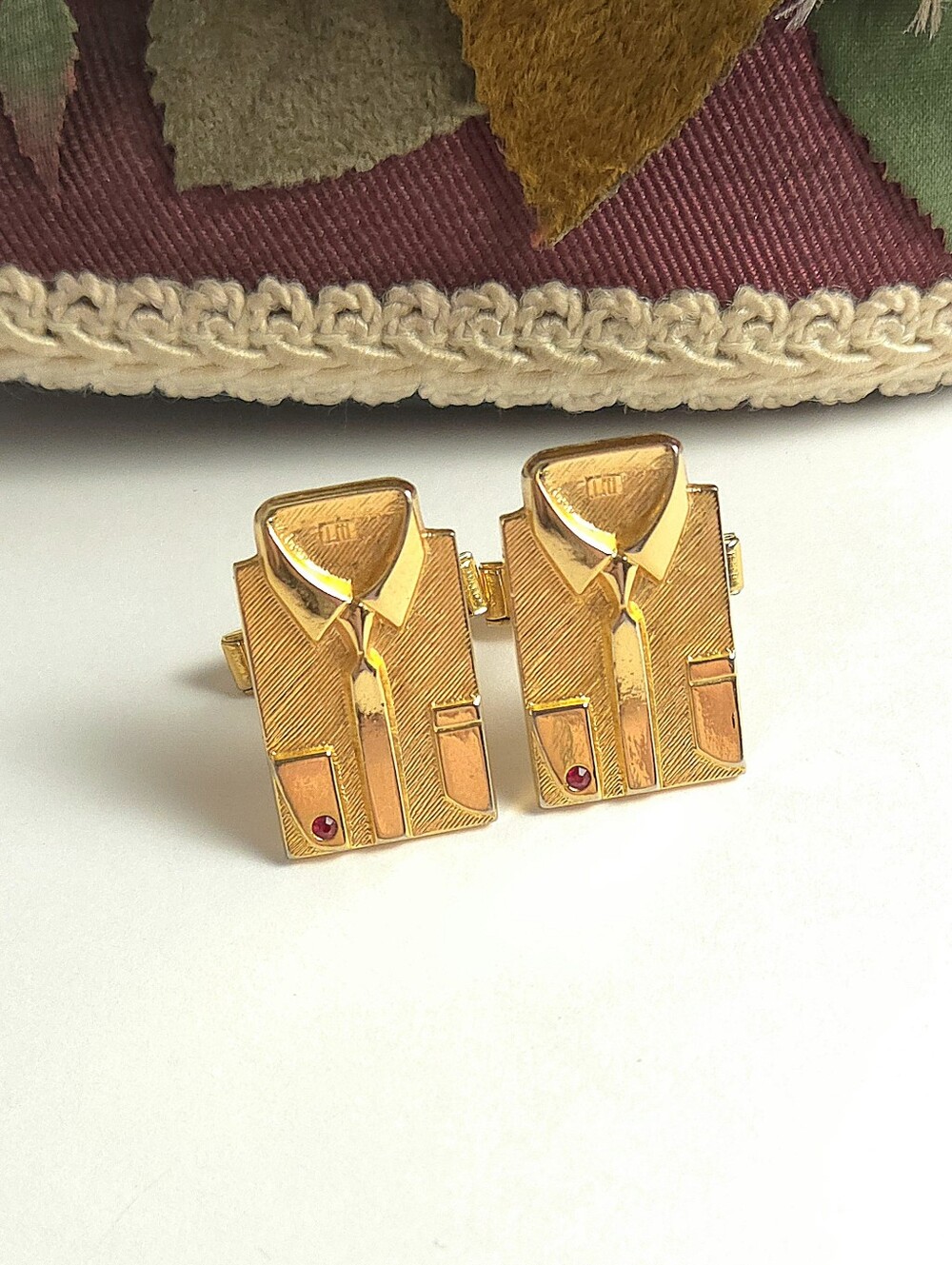 Vintage Lew Magram Suit Shirt with Garnet Stone Cuff Links Signed Lew Magram Kim